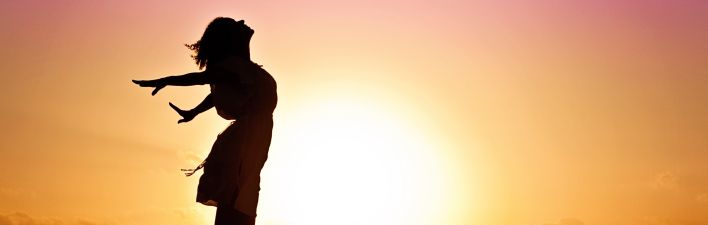 Lady in Beach Silhouette during Daytime Photography